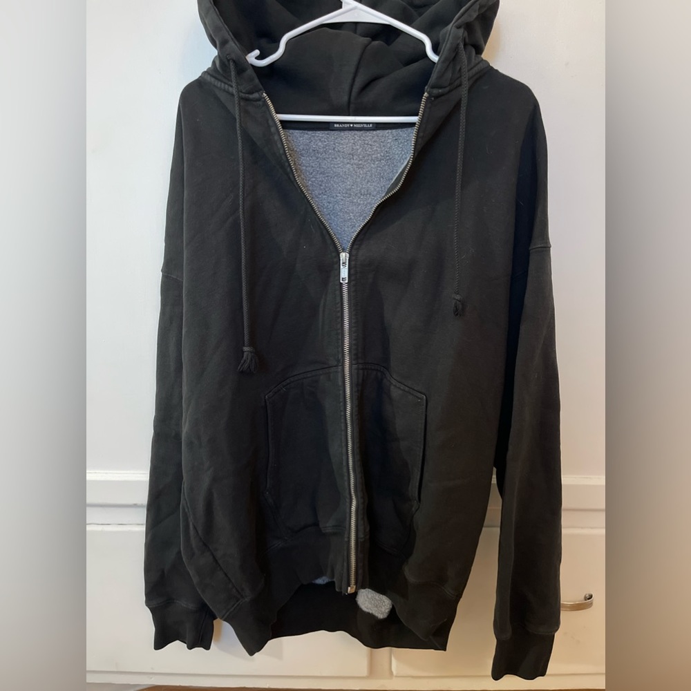 Brandy Melville Black oversized zip-up hoodie 🖤